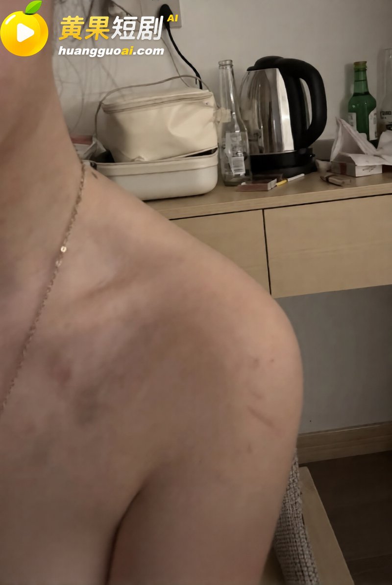 陕西渣男 秦俊男 被曝恋爱期间多次出轨 家暴打人割腕威胁 就连姐姐的伴娘都不放过?