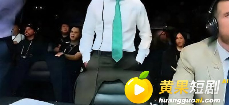 惊天一拳改写历史 宋亚东上海滩1分48秒KO世界第三 霸气剑指金腰带！