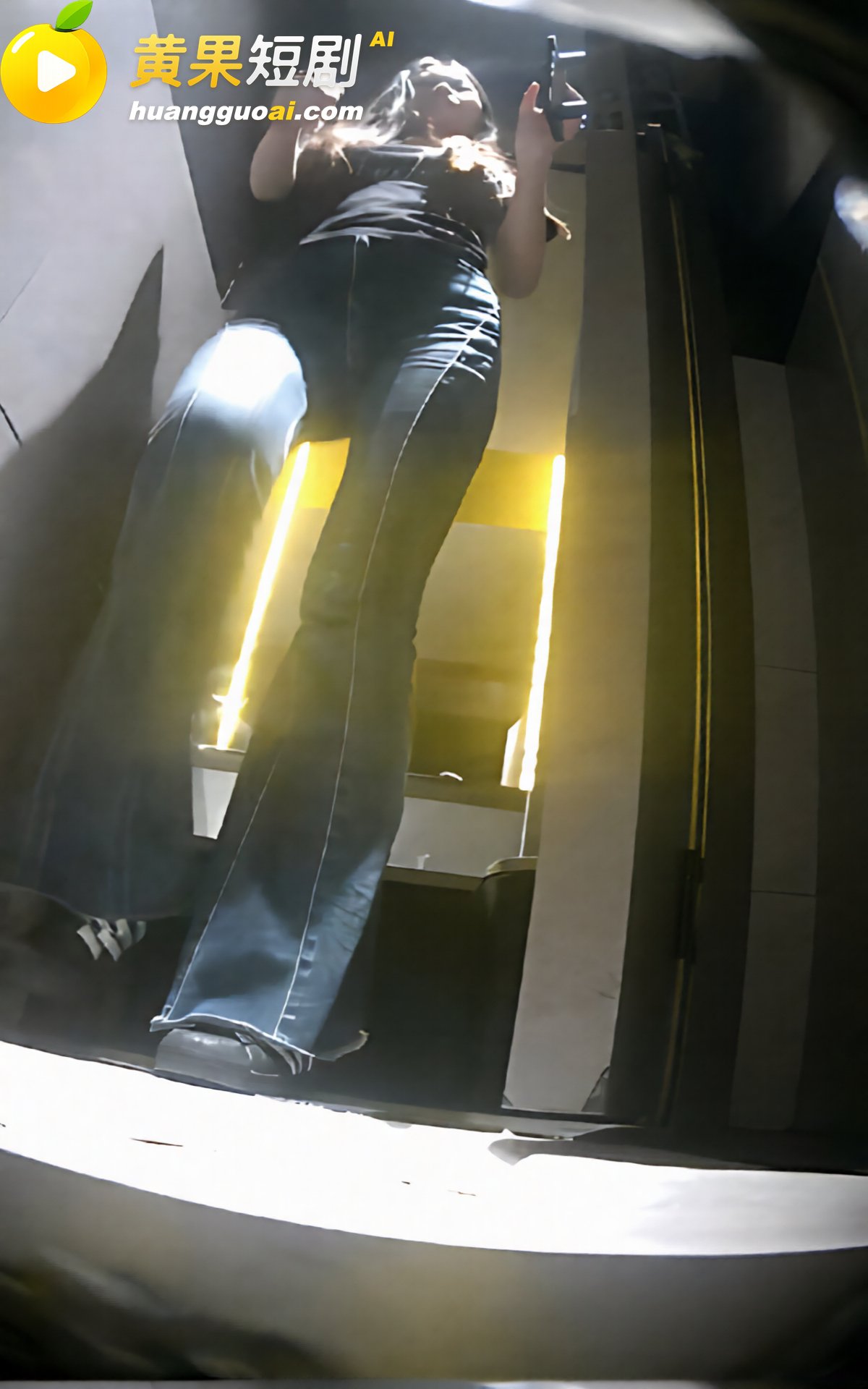 最新女厕偷拍系列 酒吧女厕监控偷拍 多位美女尿尿 白臀直接怼你脸上