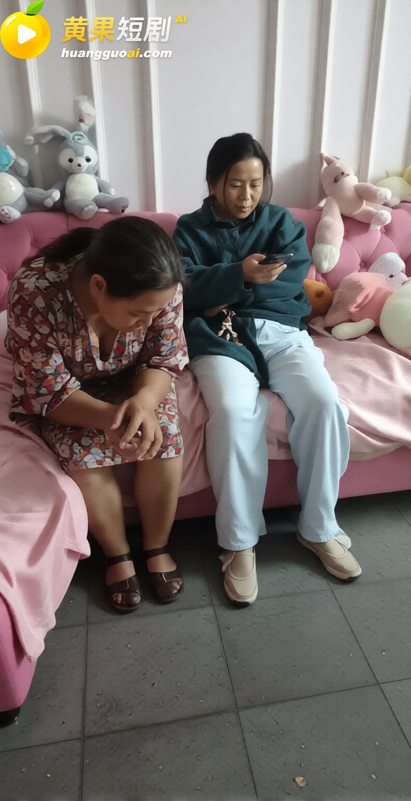 云南砚山小网红 小施姐 恋爱期间出轨多人 爆料 5块2就主动献穴 塌房