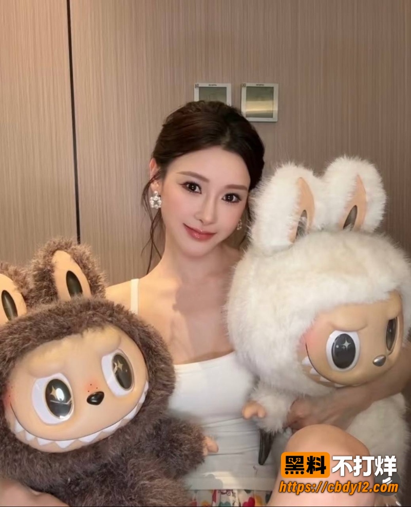 邓紫棋深圳演唱会情侣躲镜头引热搜 百万粉美妆博主李艾琳被扒约会分公司当小三 疑似不雅视频流出