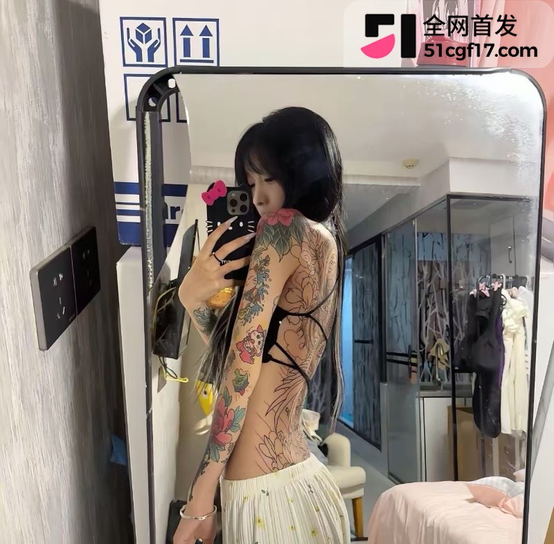 重庆女骑笨笨 陈思颖 再上热搜 摩博会借排气管剐蹭逃逸 私密视频被齐爆