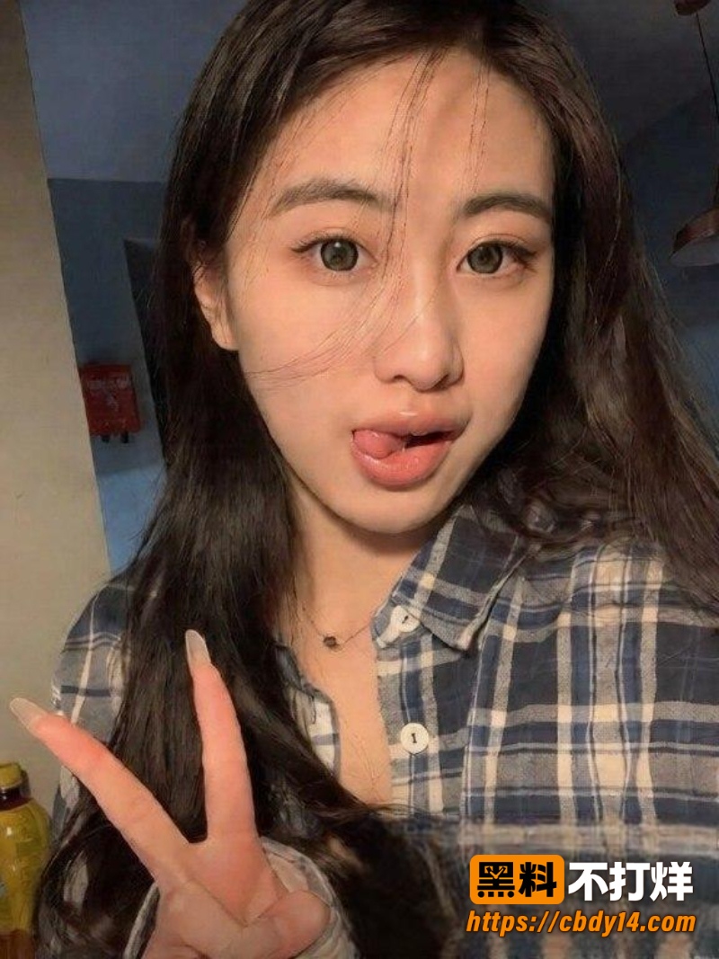 情感主播朝阳 被白馨予实名曝光 花170万送保时捷911反遭砸车威胁