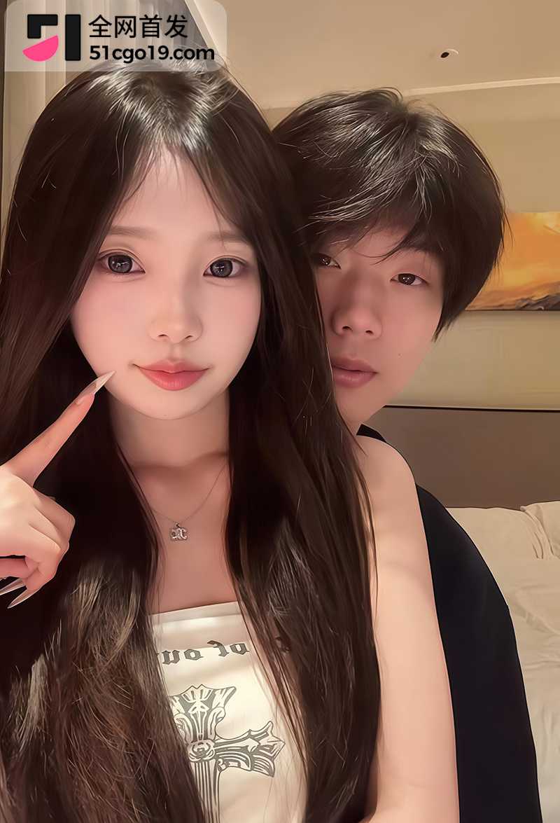 抖音情侣博主 张玮轩 出轨翻车 被女友凡凡酱公开实锤 不雅聊天与视频曝光