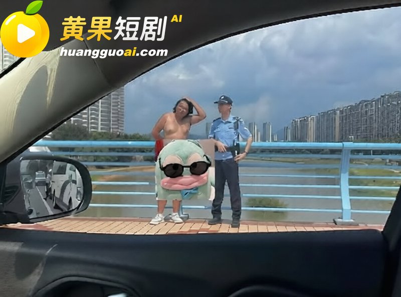 厦门街头 猛男全裸骑摩托 惊现大白天裸奔实锤 现场视频流出 结局直接被抓 画面太炸裂